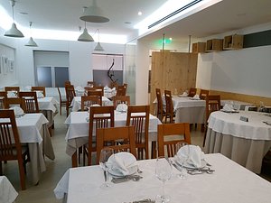 Sala de refeições posta